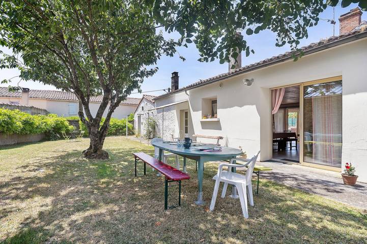 Gîte pour 12 personnes, avec Jardin à Vix
