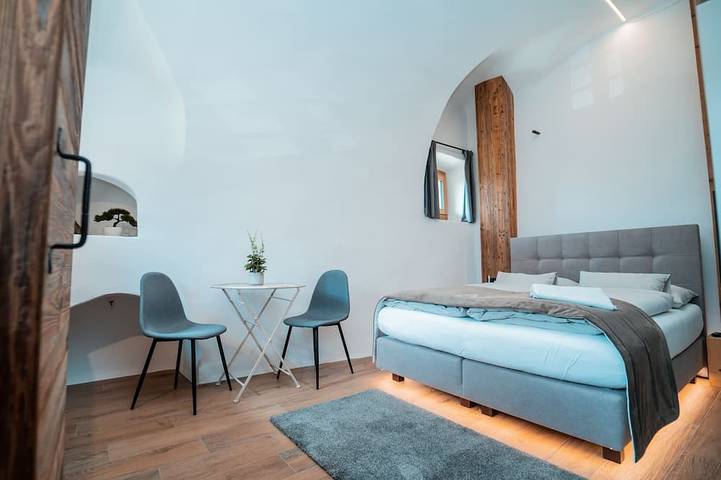 Chalet für 3 Personen, mit Whirlpool und Pool sowie Balkon und Garten am Kronplatz - 2