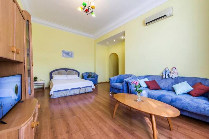 Ferienwohnung für 2 Personen, mit Ausblick und Balkon in Kiew