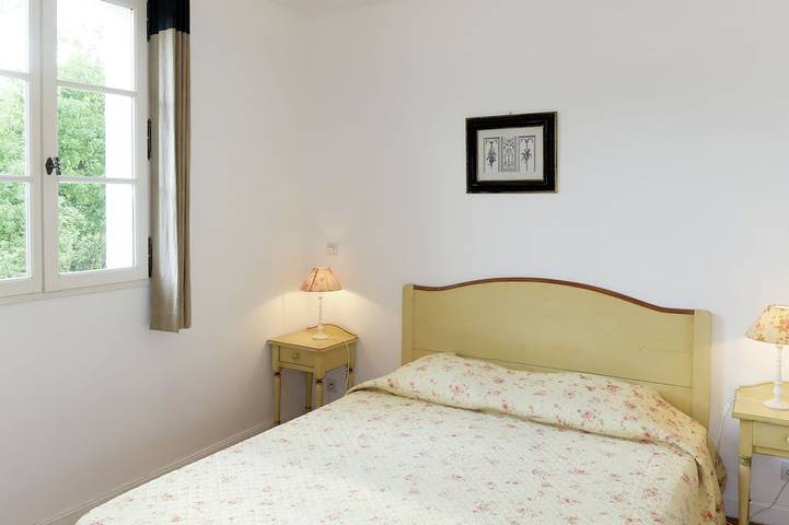 Location de vacances pour 4 personnes, avec sauna ainsi que terrasse et piscine, animaux acceptés dans Domaine de Fayence - 2