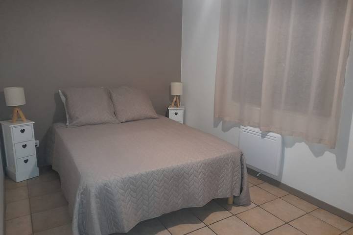 Gîte pour 4 personnes, avec jardin et terrasse, animaux acceptés à Plaisians - 3