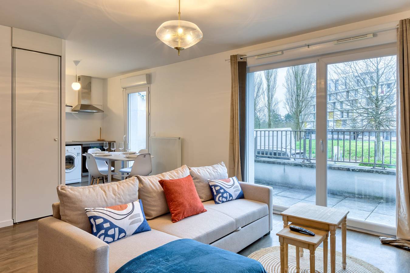 Appartement entier, Le Nicole, un appartement en duplex avec balcon et place de parking.  in Rouen, Région de Rouen