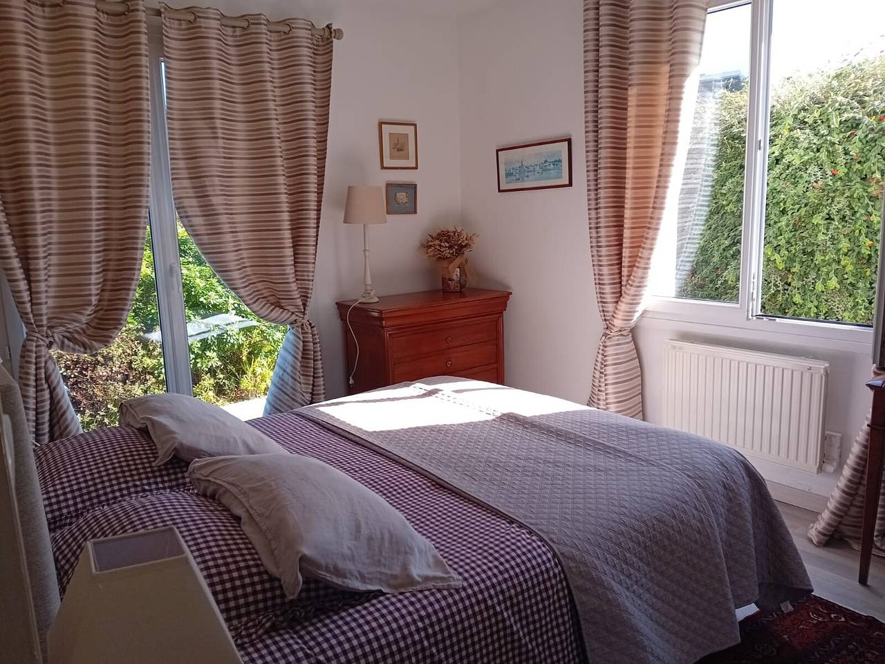 Bed and Breakfast 'Er Vingle - Chambre - Suite' with Sea View, Shared Terrace and Wi-Fi in Locmariaquer, Côte des Mégalithes