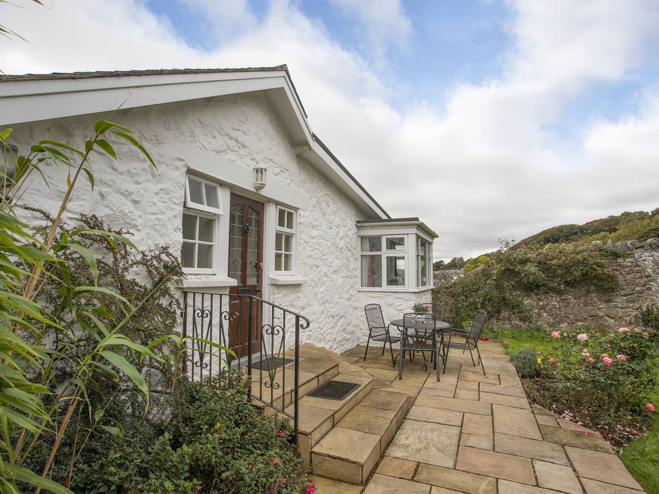 Bwthyn at Brynhyfryd in Pwllheli, Gwynedd