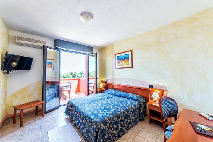 Hôtel pour 2 personnes, avec jardin ainsi que vue et vue sur le lac, animaux acceptés à Tempio Pausania - 4