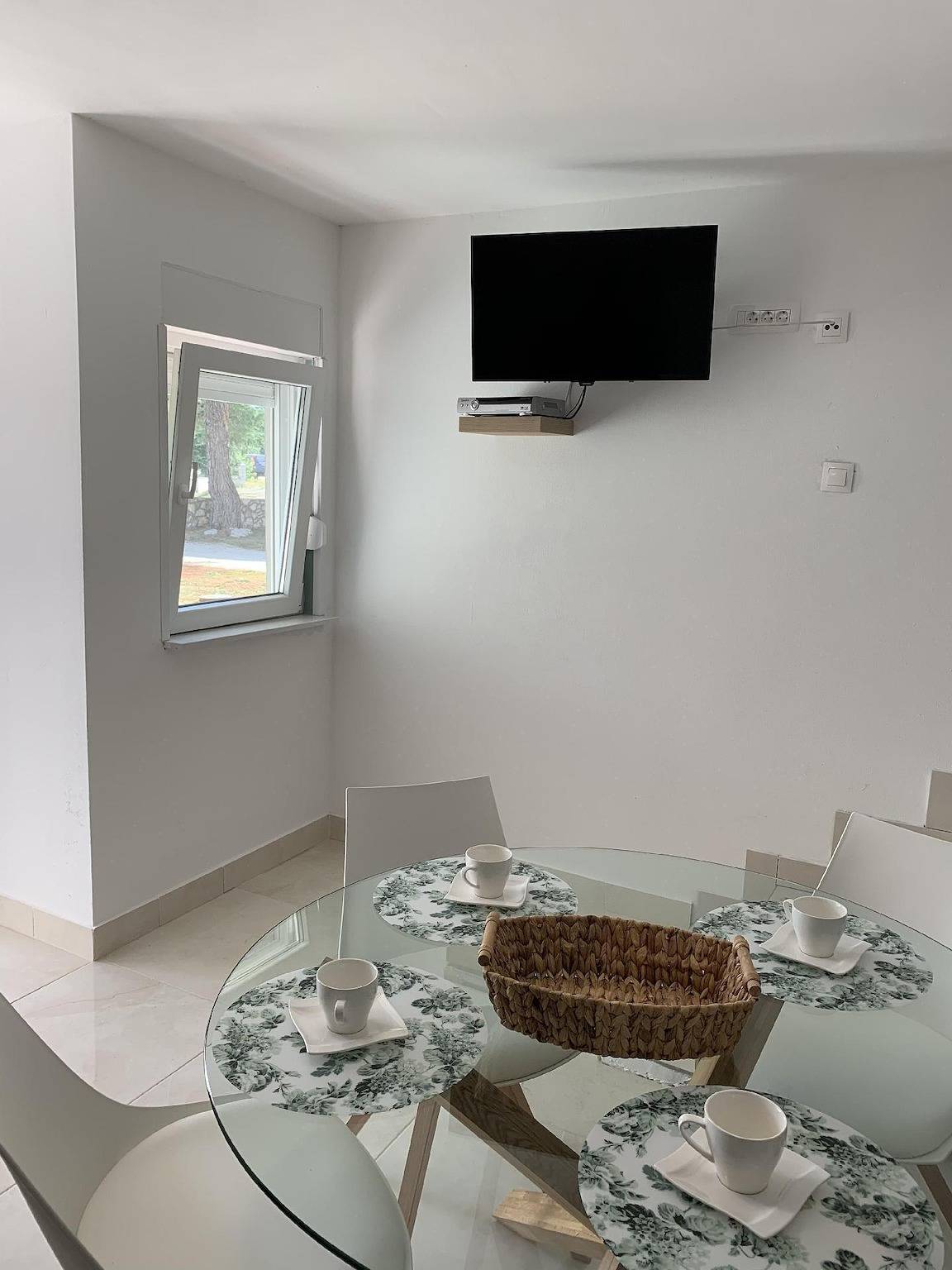 Apartamento vacacional entero, Apartamento de dos dormitorios cerca del mar in Banjole, Costa sur de Istria
