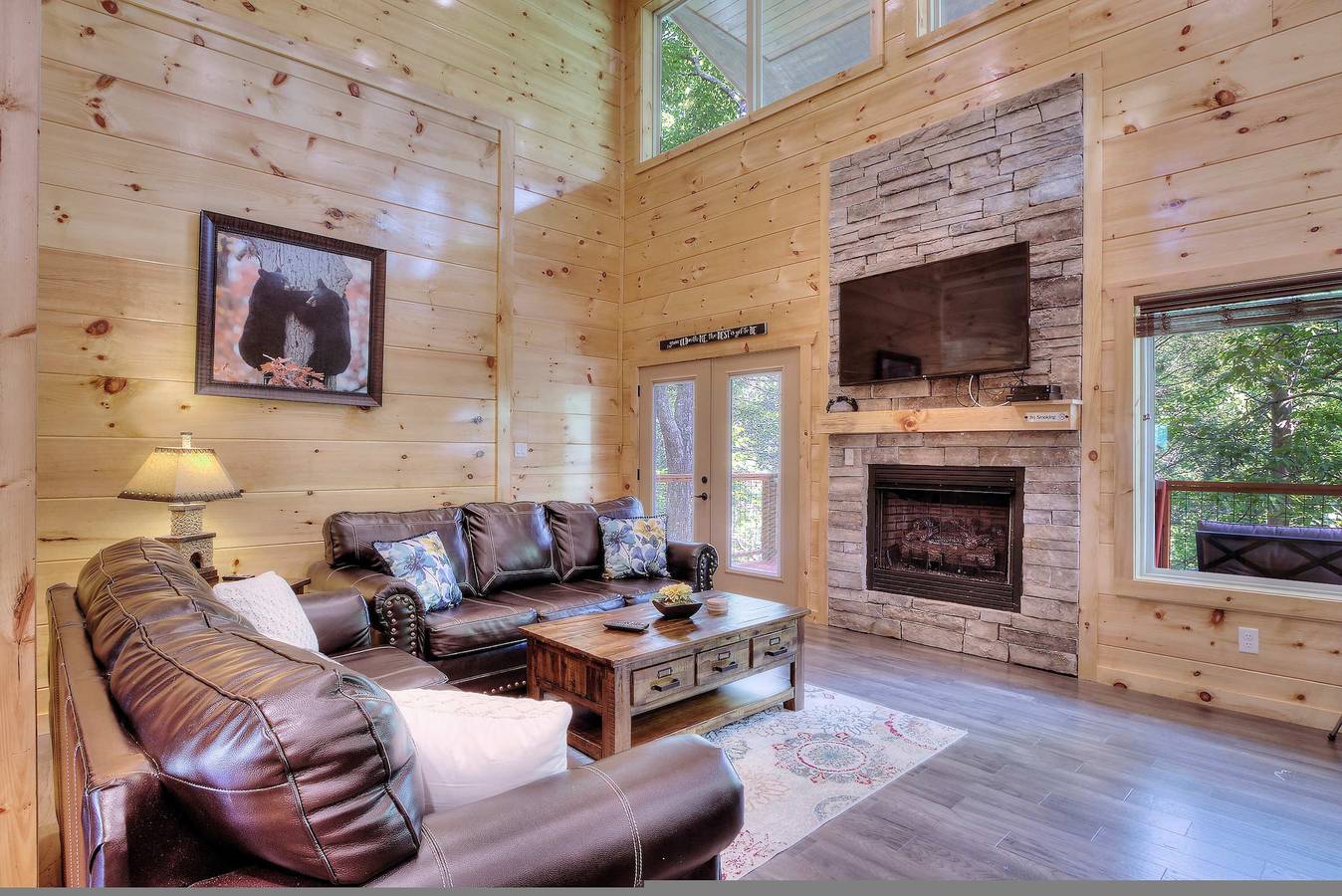 Apartamento inteiro, New 5K Suites   Hot Tub   Game Room   Near Gsmnp in Gatlinburg, Condado de Sevier