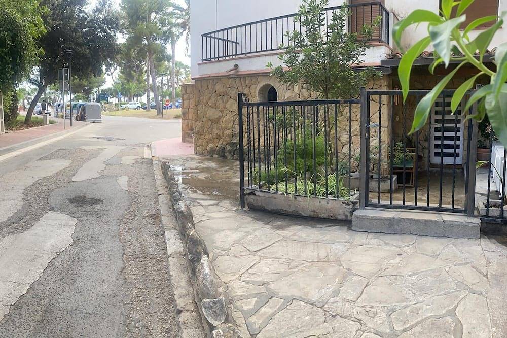 Apartamento entero, New Openning Frente playa Roc de Sant Gaietà in Roda de Bará, Costa Dorada