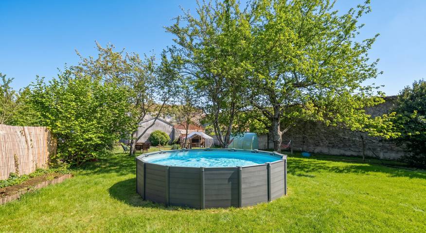 Maison de vacances pour 15 personnes, avec Balcon/Terrasse et Terrasse ainsi que Jardin et Piscine en Midi-Pyrénées