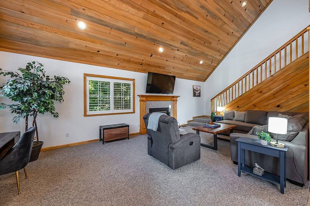 The Knotty Sparrow ~ Prime Spot + S’mores Nights in Shaver Lake, Kings Canyon Nationalpark