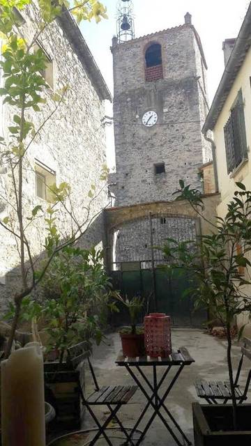 Gîte pour 3 personnes, avec terrasse à Rigarda