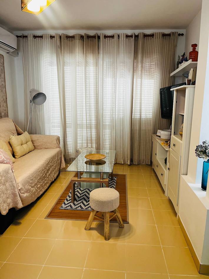 Entire apartment, Apartment 'De Las Buganvillas' with Shared Pool, Wi-Fi, and Air Conditioning in Playas de Vera, Vera