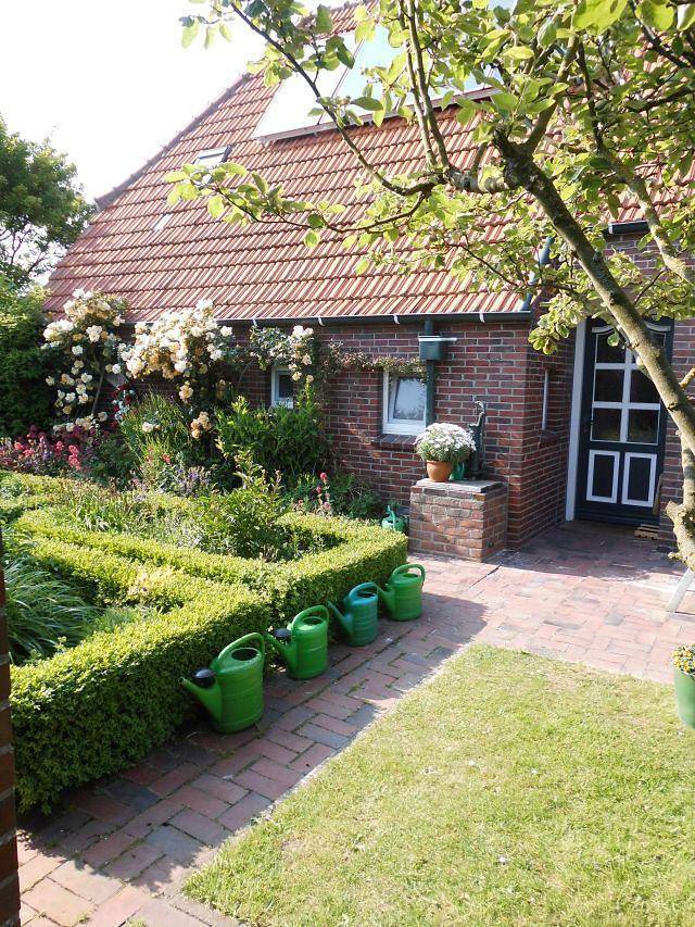 Ferienwohnung für 3 Personen, mit Terrasse und Garten in Neßmersiel
