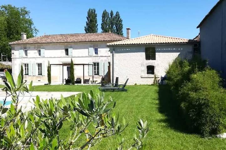 Location de vacances pour 10 personnes à Saint-Germain-de-Vibrac