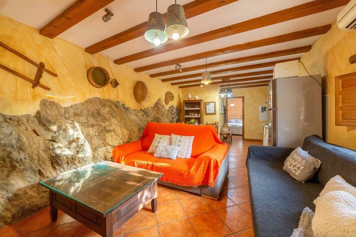 Country House 'C´antonia Y Manuel' with Mountain View, Wi-Fi and Air Conditioning in Laroya, Cordillera Penibética