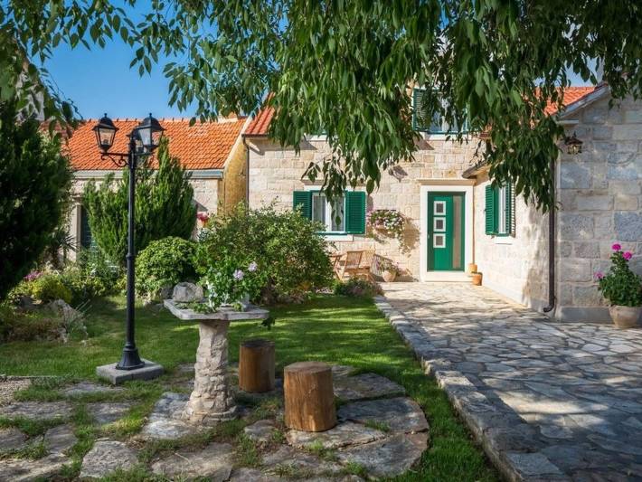 Villa Garten in Dalmatinisches Zagora