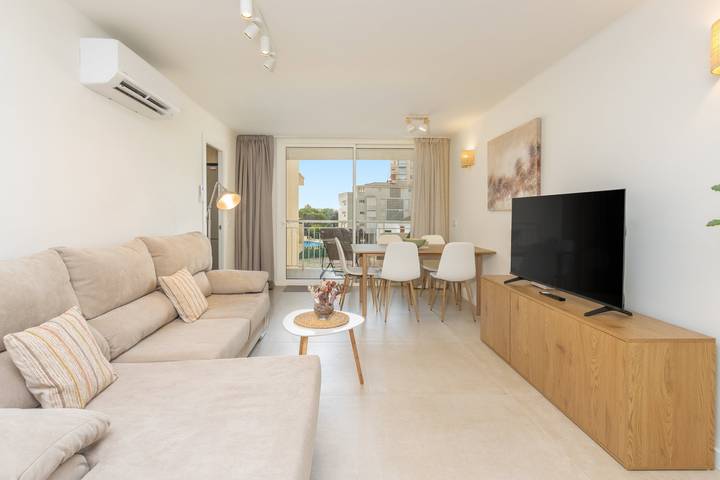 Apartamento para 6 personas, con Balcón además de Jardín y Piscina en Torre Valentina