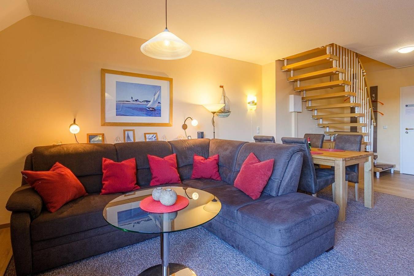 Ganze Wohnung, Komfortables Apartment Hafenmeisterei 8 mit Seeblick und Balkon in Waren in Waren (Müritz), Müritz