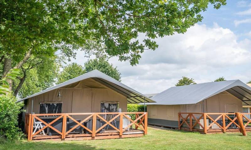 Glamping voor 5 personen, with Balkon/Terras and Terras as well as Tuin in Zuid-Limburg