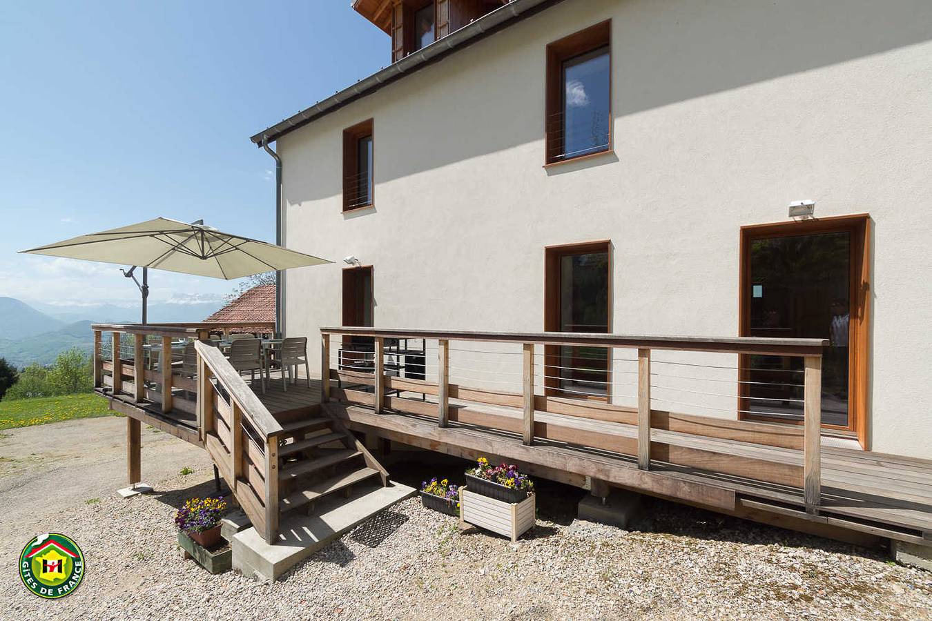 Le vieux Robinier in Saint-Martin-d'Uriage, Parc national des Écrins