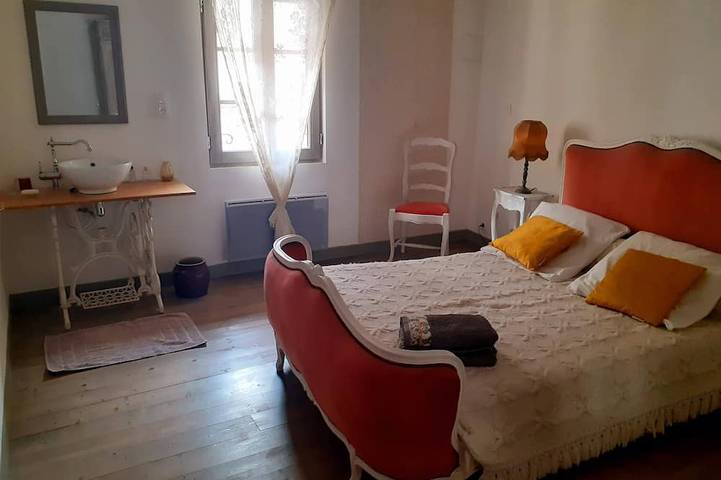 Location de vacances pour 10 personnes, avec jardin et piscine, animaux acceptés à Sarrant - 2