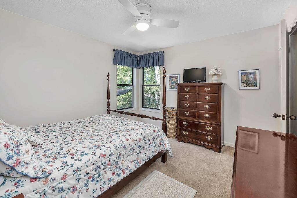 Ganze Wohnung, 2br/2ba Walk to pier/village area. 1/2 mile to beach in St. Simons Island, Glynn County