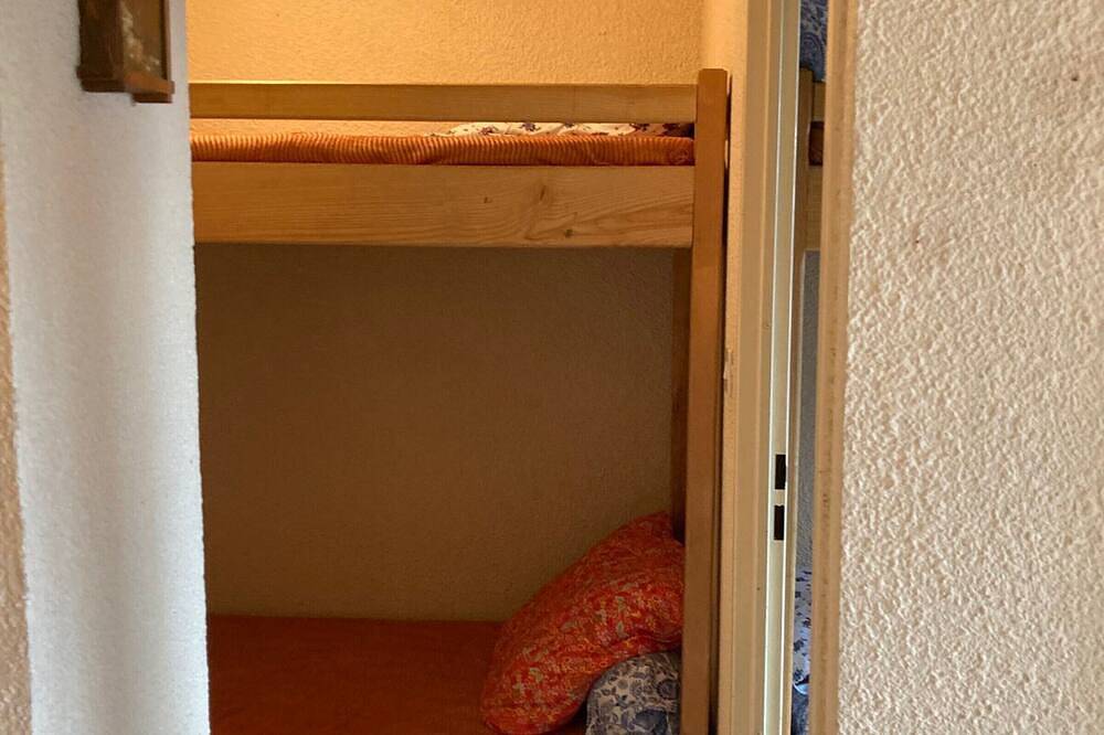 Ganze Wohnung, Gemütliche Wohnung mit Balkon, direkt an den Pisten, 50m vom Skilift, 2 Schlafzimmer, 4 Schlafplätze in La Ferrière, Le Pleynet