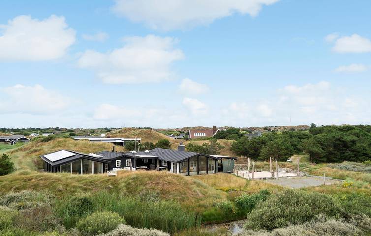 Ferienhaus für 10 Personen, mit Garten und Sauna sowie Terrasse und Pool