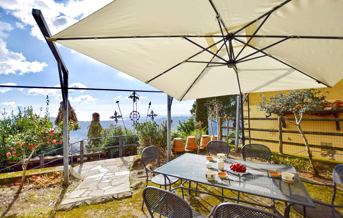 Gemütliche Wohnung mit WiFi, Kabel-TV, Garten & Parkplatz bei Greppolungo in Camaiore, Italienische Riviera