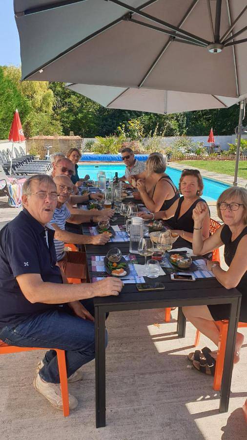 Maison d’hôte pour 2 personnes, avec piscine ainsi que jardin et vue, adapté aux familles dans Allier - 3