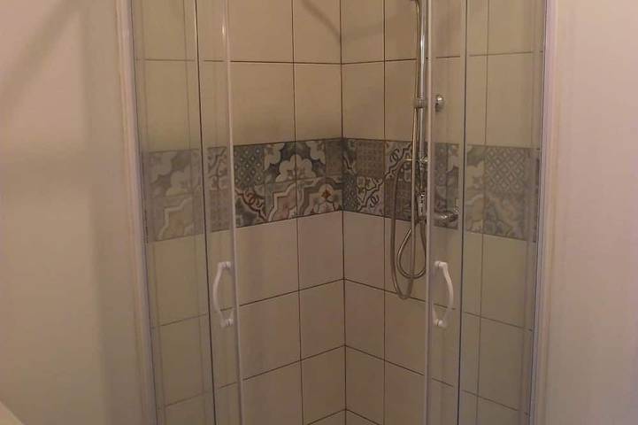 Appartement entier, Studio on land \"Countryside at the foot of Mt St Michel\" in Roz-sur-Couesnon, Région de Saint-Malo