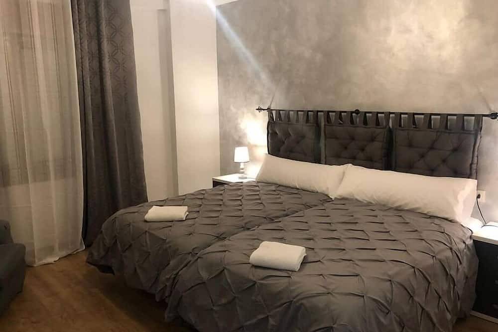 Entire apartment, 3-bedroom apartment in charming Soria with Wifi in Soria, Soria Province