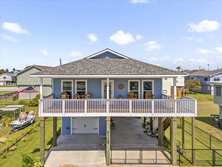 Vacation rental for 11 people, with pool, kid friendly in Galveston