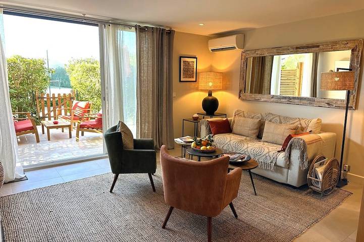 Gîte pour 2 personnes, avec jardin et terrasse dans Plage de la Bouillabaisse