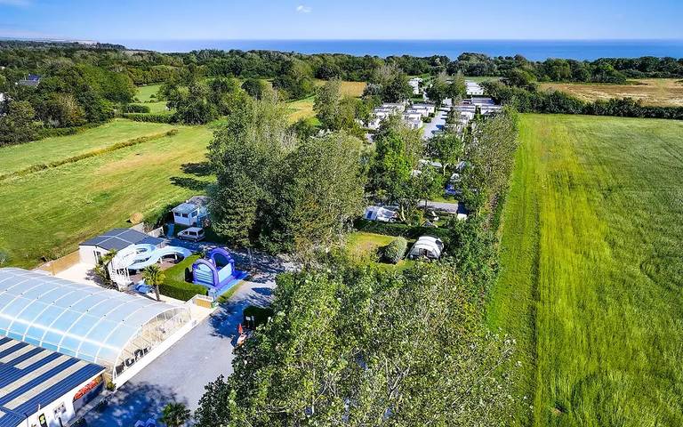 Camping pour 4 personnes, avec terrasse, animaux acceptés dans Plages du débarquement