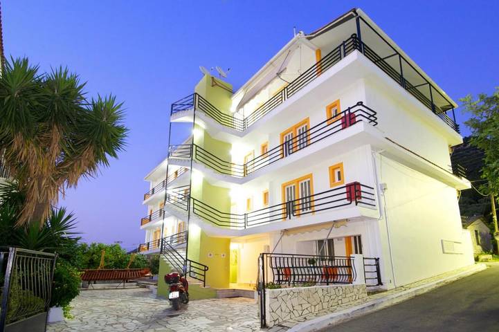 Appart’hôtel pour 2 personnes, avec Balcon ainsi que Terrasse et Jardin
