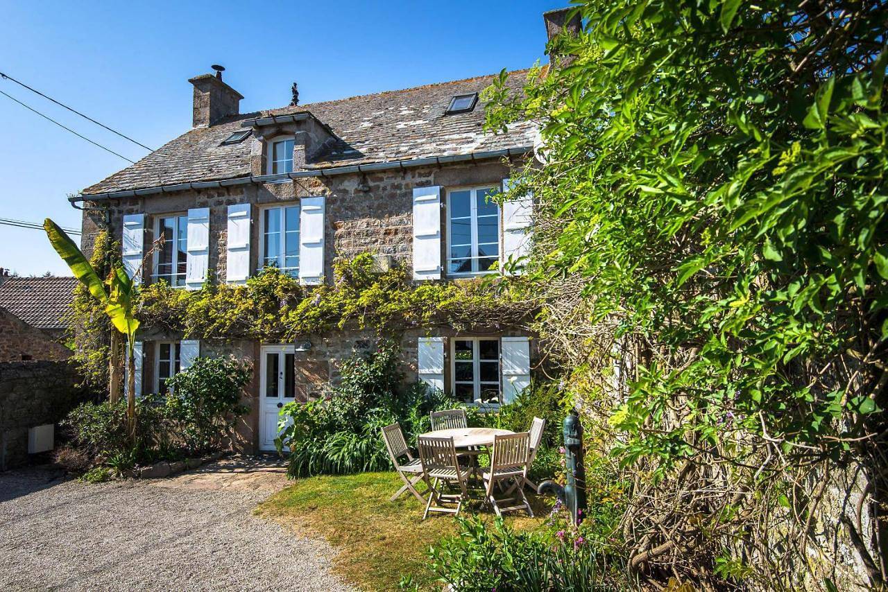 Five-Bedroom House in Cosqueville, Vicq-sur-Mer