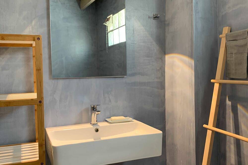 Geheel appartement, The Olive House - Cottage / Fh im Olivenhain 200 Meter zum Naturstrand in Agia Galini, Rethymno en omgeving