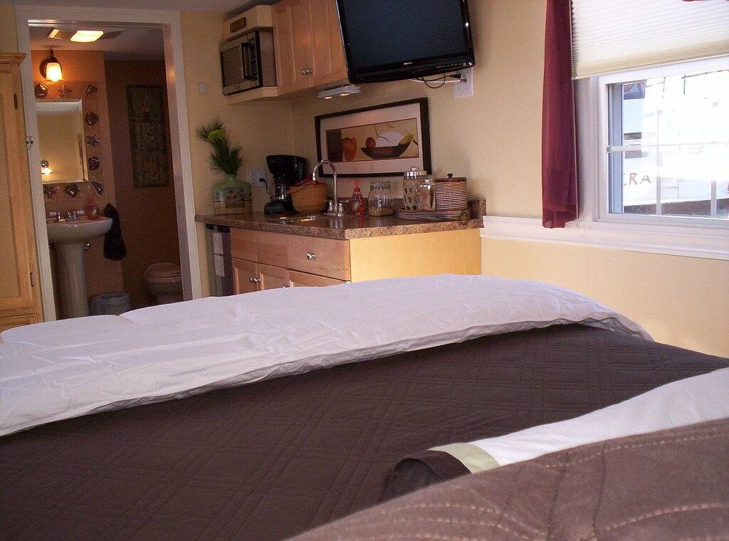 Best of Boston Houseboat Heat/Ac in Boston Harbor Suite2 -Freedom Trail close by in Boston, Massachusetts