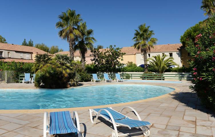 Appartement de vacances pour 5 personnes, avec Terrasse ainsi que Jardin et Piscine
