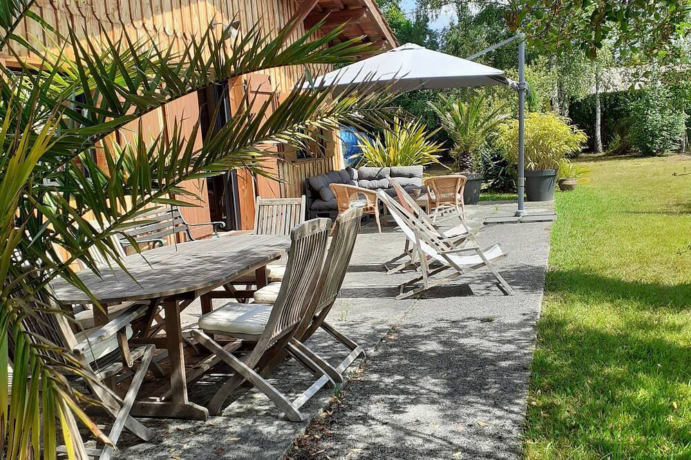 Pleasant house on large plot with swimming pool in Le Porge, Parc naturel régional du Médoc