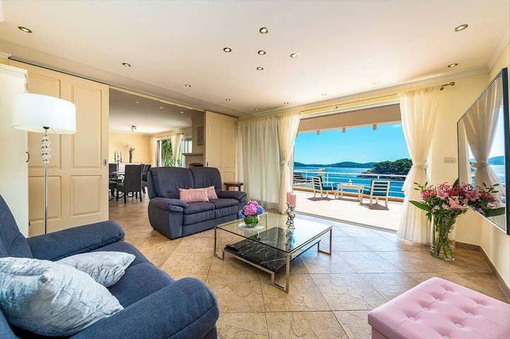 Villa Key private sea access and great views of the Adriatic sea in Zaton, Grad Dubrovnik