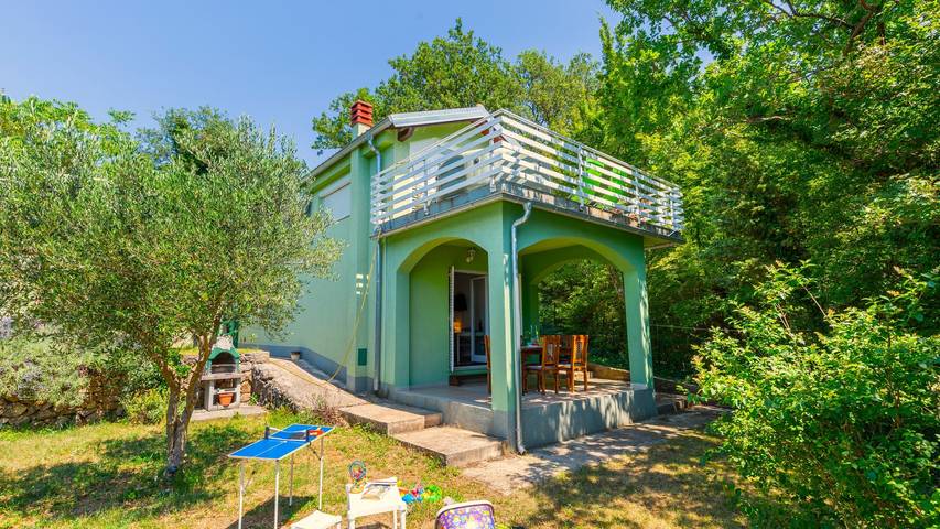Villa für 6 Personen, mit Terrasse und Garten sowie Whirlpool in Crikvenica