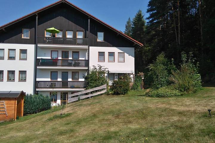 Ferienwohnung für 4 Personen, mit Garten und Balkon in Weißenstadt