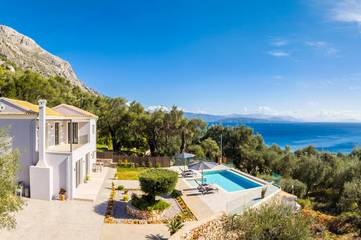 Villa pour 6 Personnes dans Mparmpati, Corfou, Photo 3