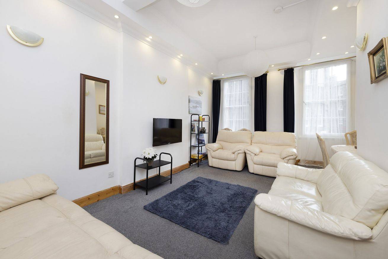 Entire apartment, Spacious Apartment in the Old Town in Edinburgh, Edinburgh and Lothian