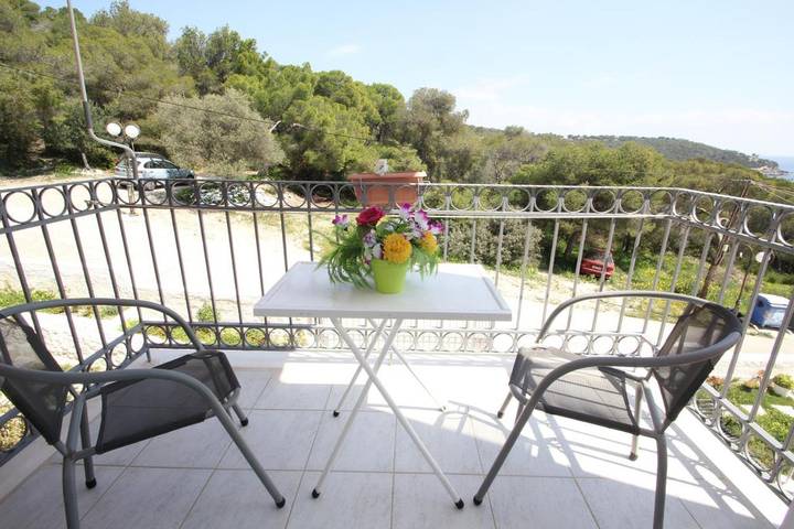 Maison d’hôte pour 2 personnes, avec jardin dans Égine - 2