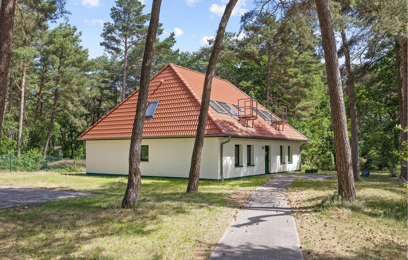 Ganze Ferienwohnung, Rückzugsort am Strand mit Digital-TV und WiFi, Parkplatz in Drewoldke, Juliusruh