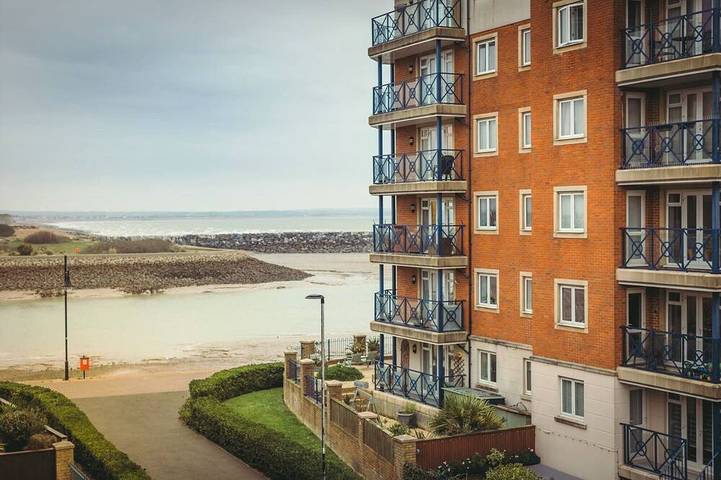Holiday home for 8 people, with balcony in Eastbourne