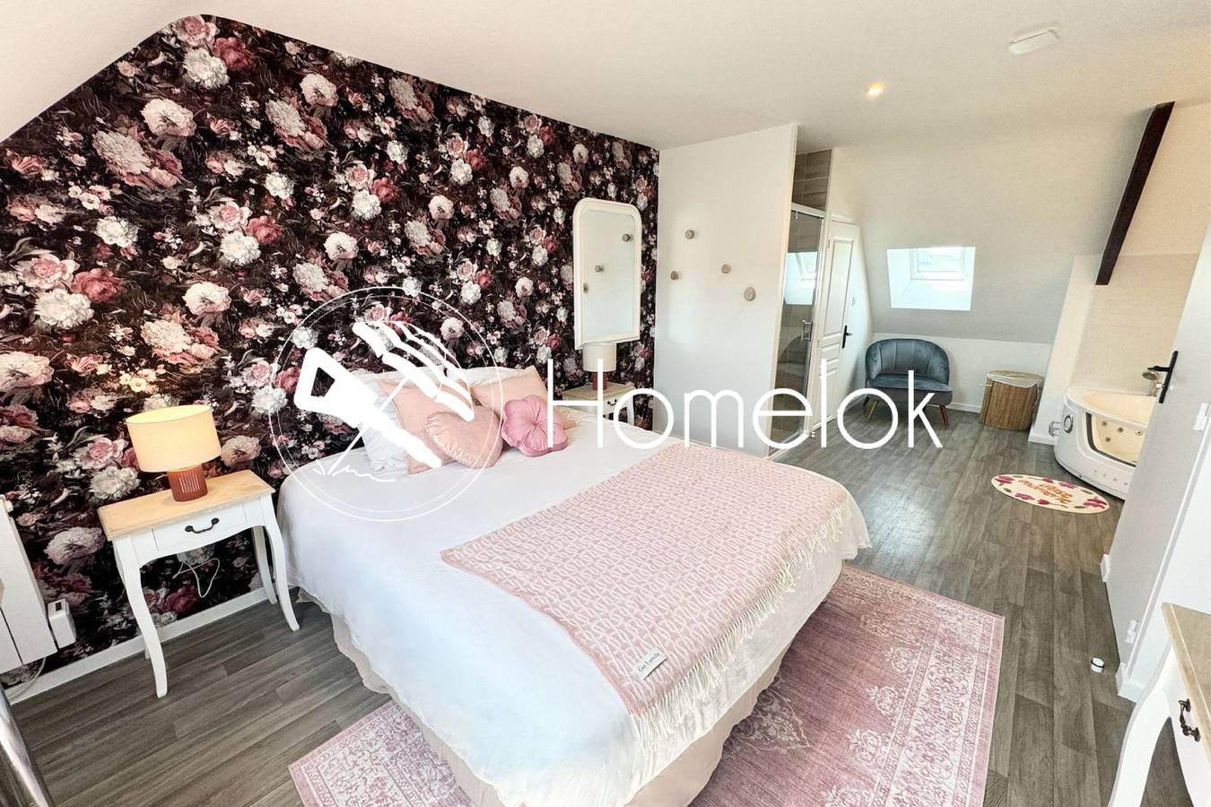 Appartement entier, L’instant rose - Cocon fleuri avec jacuzzi in Quéven, Côte des Mégalithes
